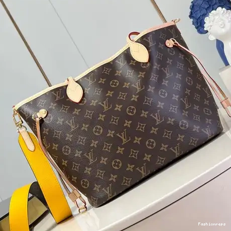 2410YA0160 LV Bags 0531